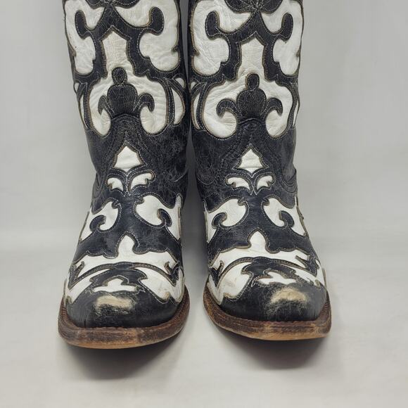 Corral Black Heeled Boots with Ornate Embroidery - Picture 5 of 14